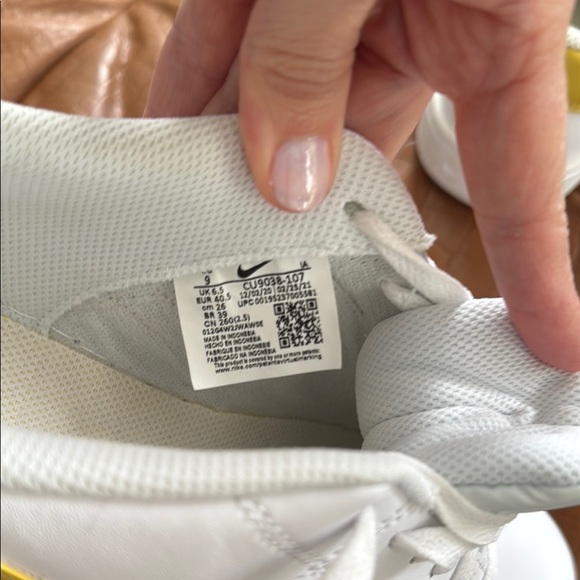 Nike Women's White and Yellow Sneakers - Picture 5 of 7